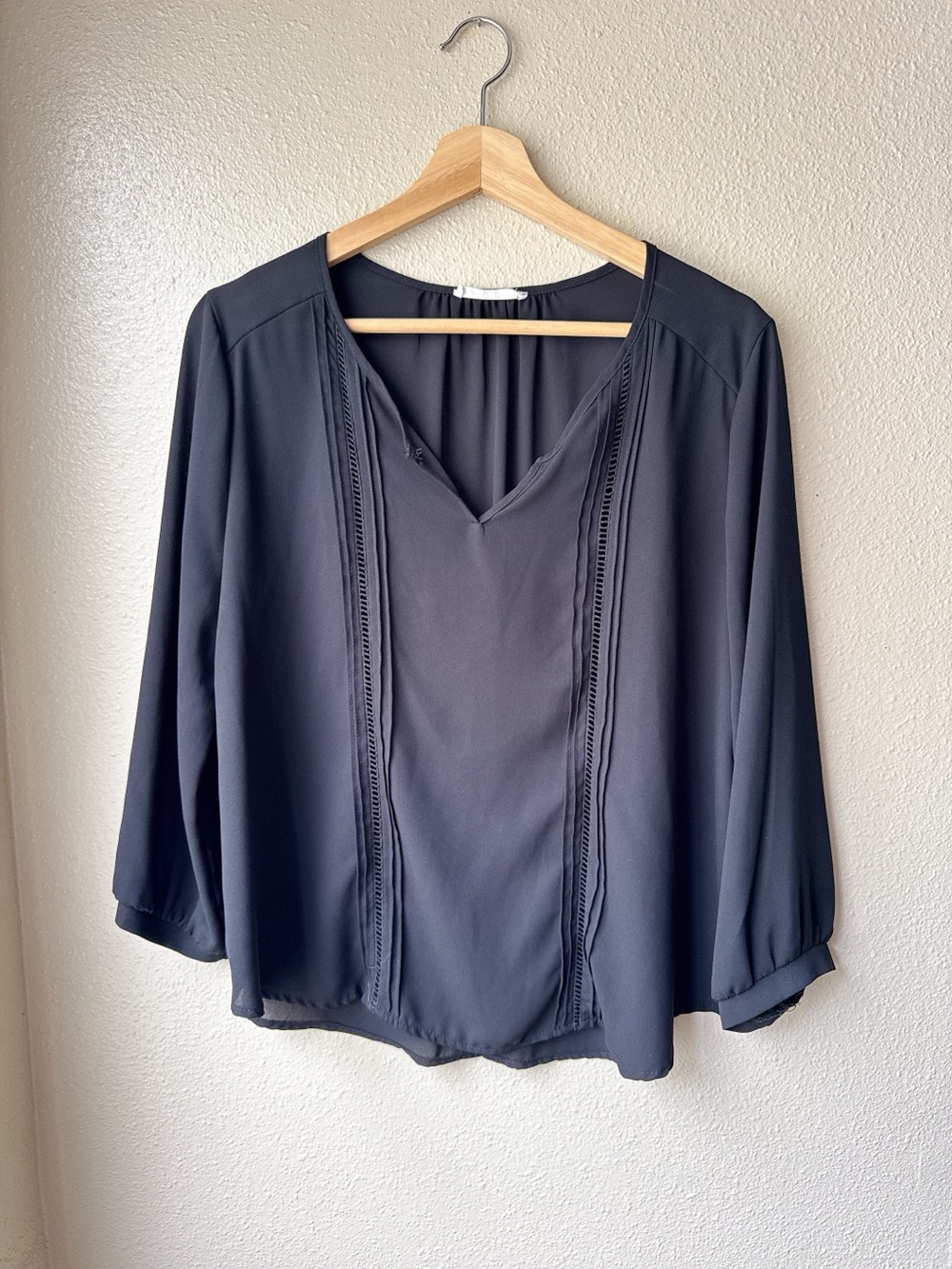 Lush Black V-Neck Pintuck Blouse - Size L
